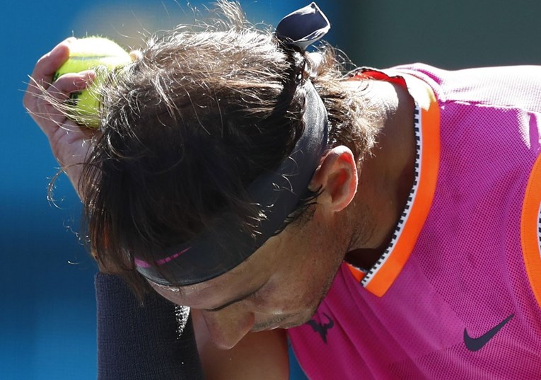 Prvi put u teniskim klasicima: Nadal predao Federeru prije meča