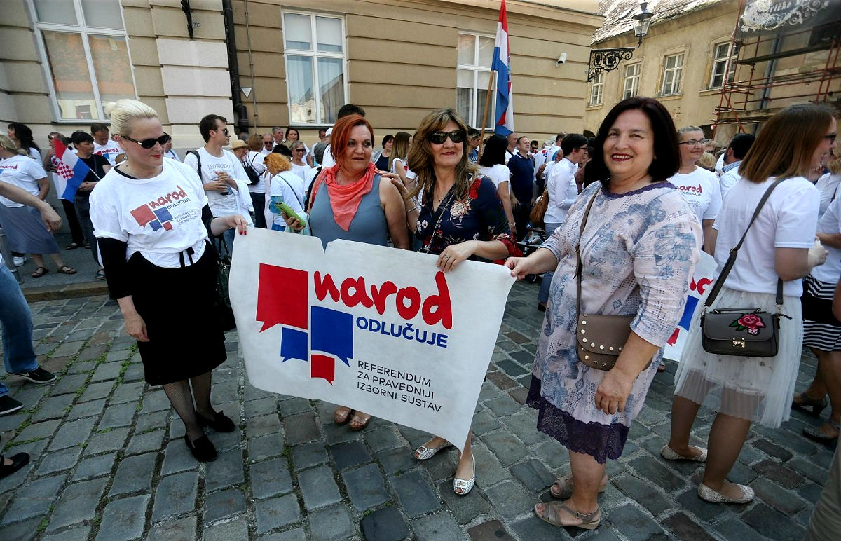 Narod odlučuje danas predaje potpise za referendum