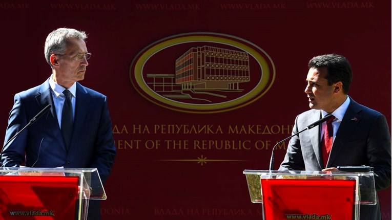 NATO je spreman primiti Makedoniju, ali prvo treba proći referendum