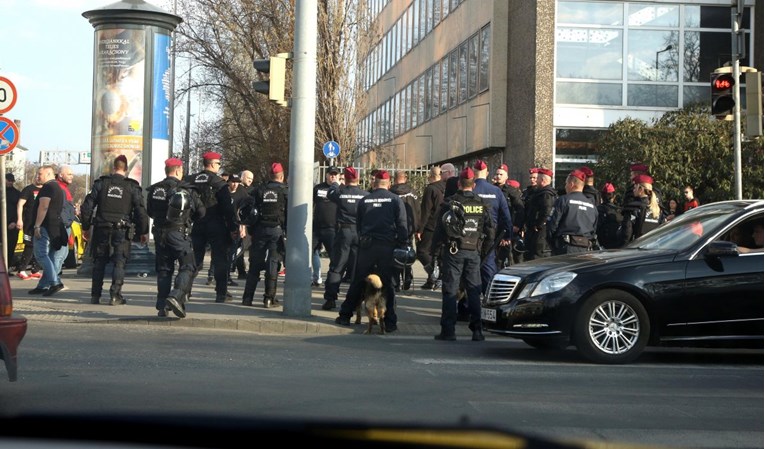 Mađarski huligani napali hrvatske navijače na putu do stadiona
