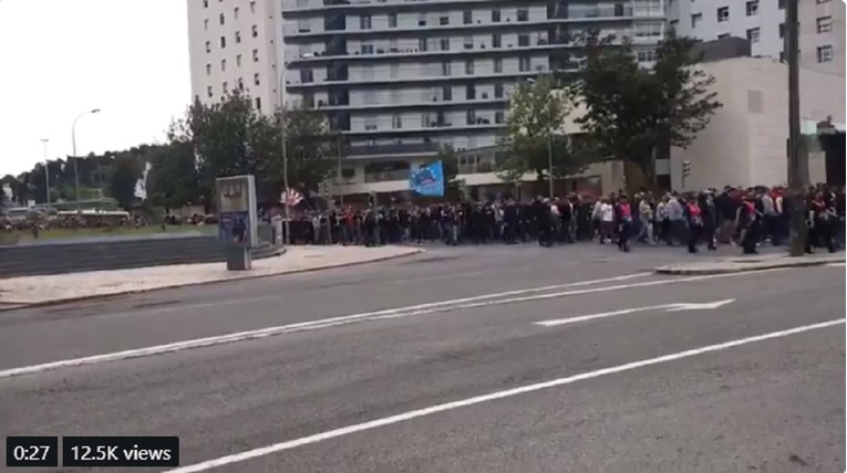 VIDEO Čudesna podrška Rebiću i Joviću: Pogledajte što rade navijači Eintrachta