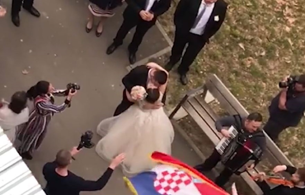 Nesvakidašnja scena: Svatovi u zagrebačkom studentskom domu Stjepan Radić