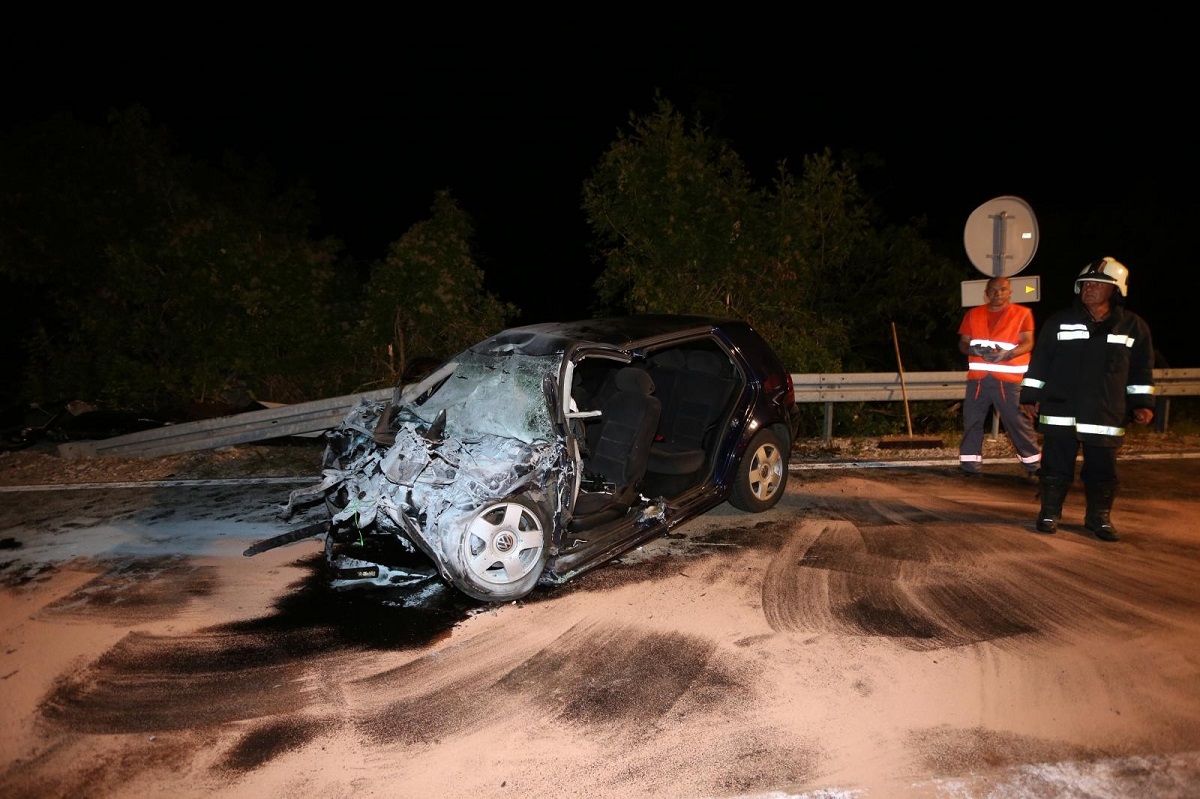 Detalji tragedije u Istri: Vozač je izgubio kontrolu nad Golfom i zabio se u autobus, oba mladića su poginula na mjestu