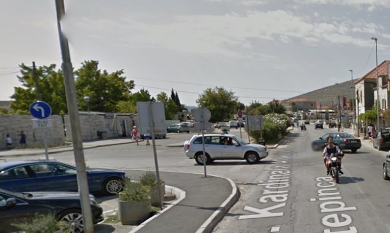 U Trogiru teško ozlijeđen 19-godišnji motociklist, bore mu se za život