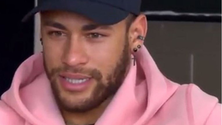 Neymar se rasplakao na pitanje o Messiju