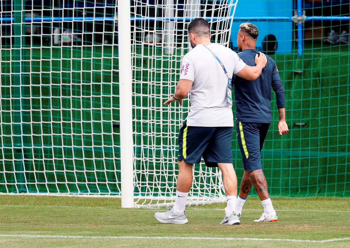 VIDEO Neymar odšepao s treninga: "Švicarci su ga izudarali"