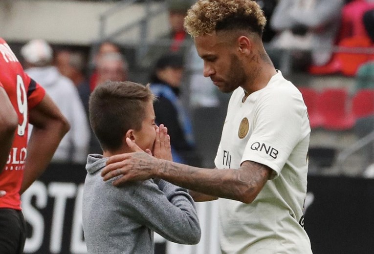 Neymarova gesta rasplakala dječaka koji je uletio na teren