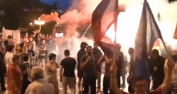 Policija u Skoplju suzavcem i šok granatama rastjerala prosvjednike protiv novog imena Makedonije
