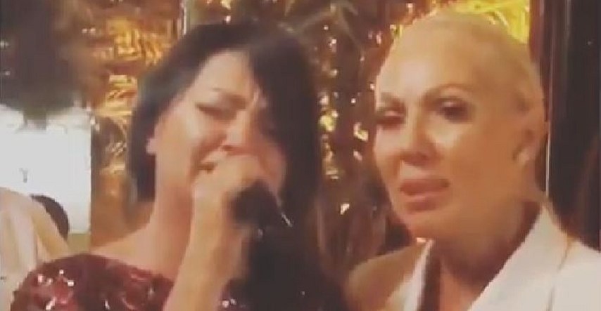 Nina Badrić i Lepa Brena zapjevale Oliverov hit na srpskoj svadbi godine