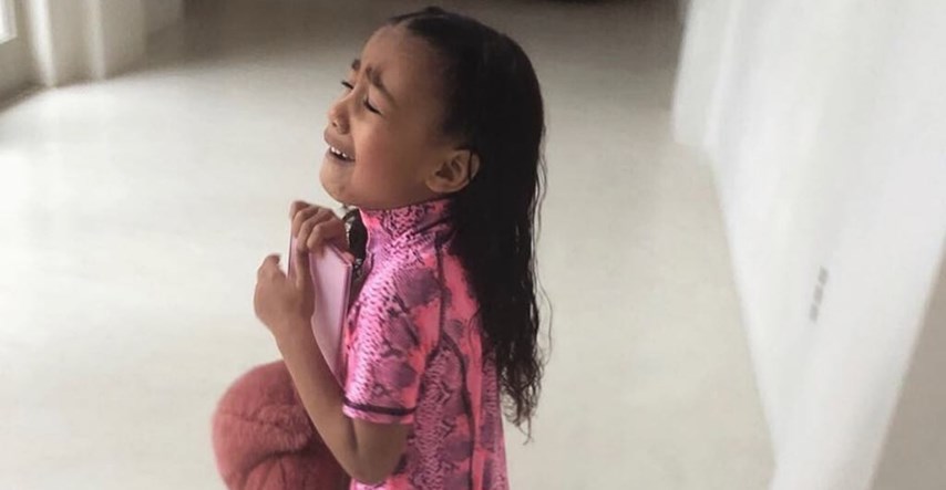 Kći Kim Kardashian se rasplakala jer ne može van u čizmama od 11 tisuća kuna