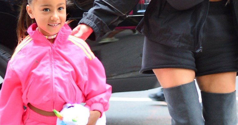 Kim Kardashian napali zbog izgleda njene kćeri: "Premalena je za to"