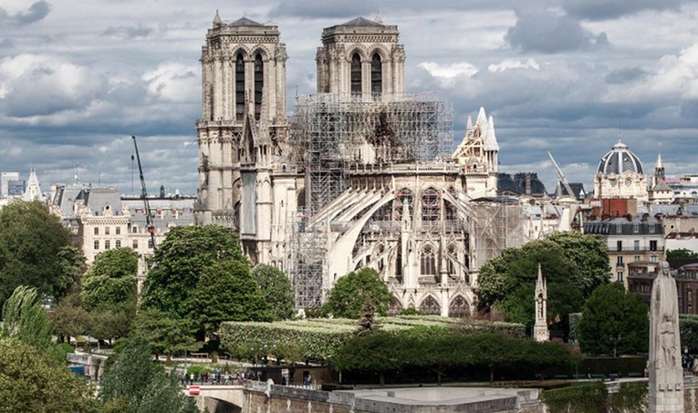 Dvije žene u Francuskoj osuđene za pokušaj napada auto-bombom na Notre Dame
