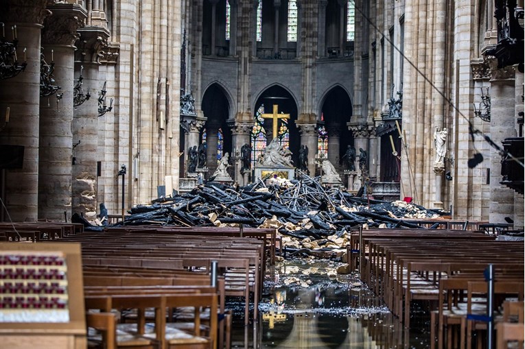 VIDEO Otkrivaju se novi detalji o požaru u Notre-Dameu. Još se ne zna uzrok