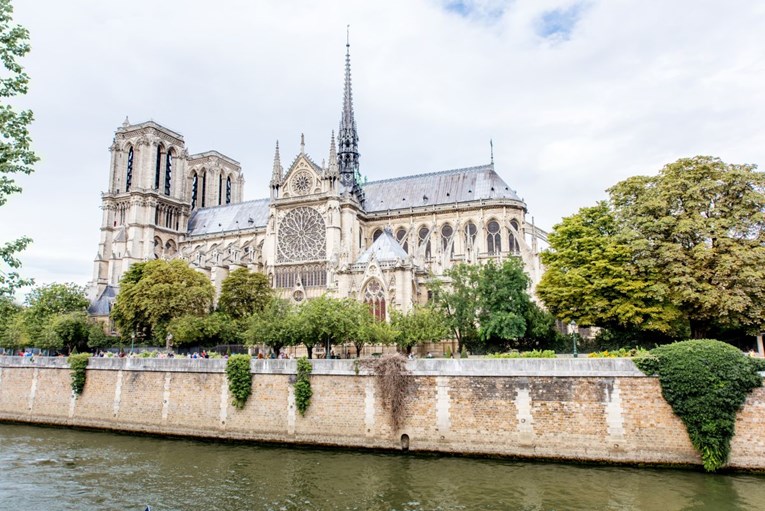 Pogledajte kako je Notre-Dame izgledao iznutra