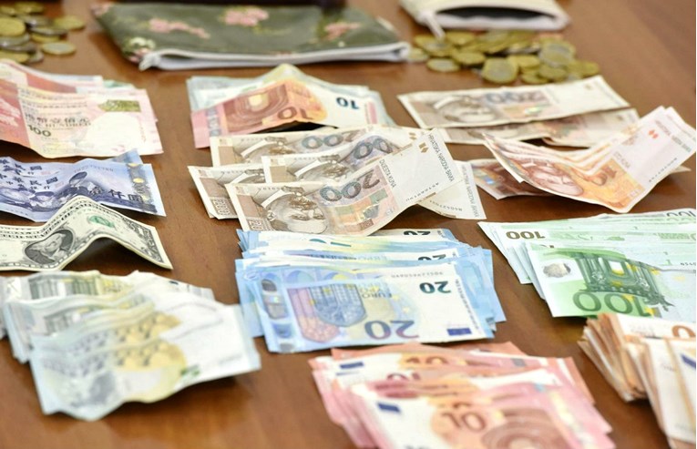 Petero Rumunja s lažnim identitetima pralo novac u Hrvatskoj
