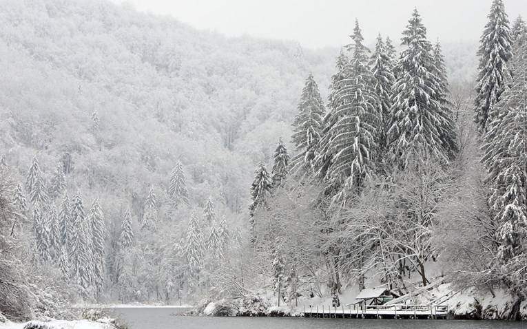 Zimska bajka: Fotografije Plitvica pod snijegom odmor su za oči