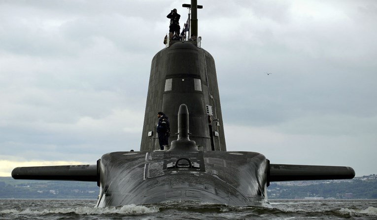 Britanska nuklearna podmornica se zamalo sudarila s trajektom