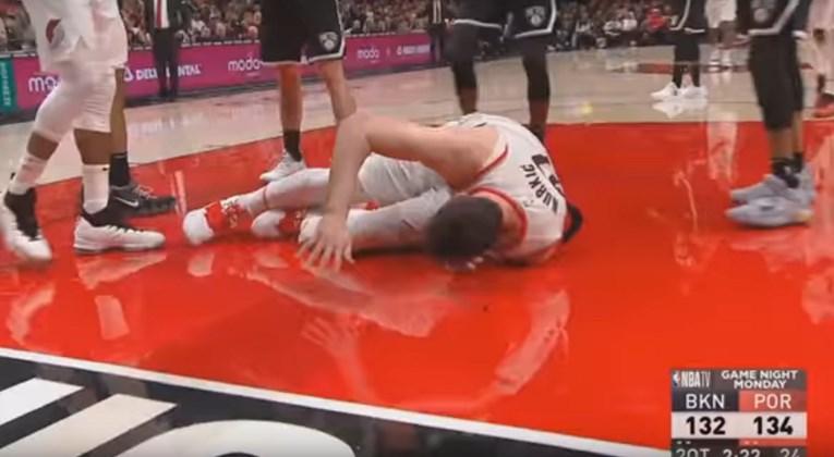 VIDEO Nurkić ležao u mukama, sudac mu zapeo za slomljenu nogu