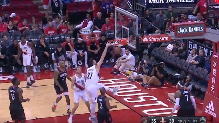 "Bosnian Beast mode is on": Nurkić zakucao Rocketse i oduševio Amerikance