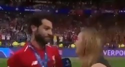 Salah mislio da ga novinarka pokušava poljubiti, njegova reakcija postala hit