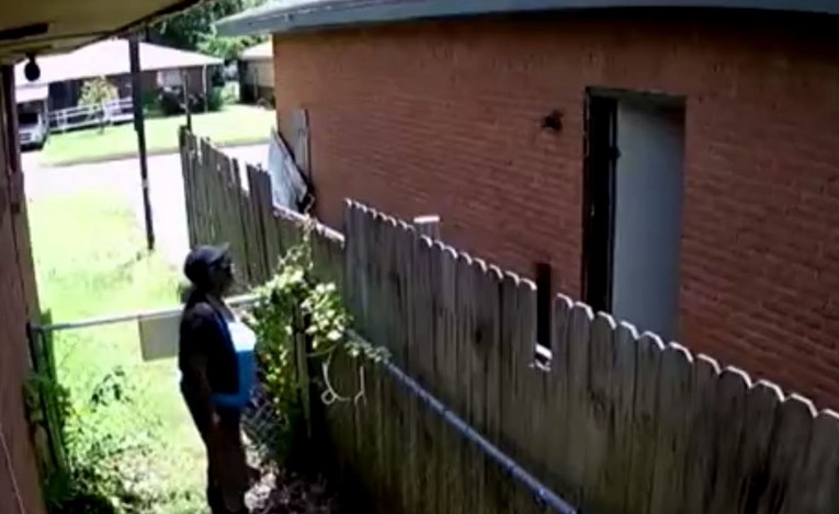 Nadzorna kamera otkrila što je žena napravila susjedima, odmah je uhićena