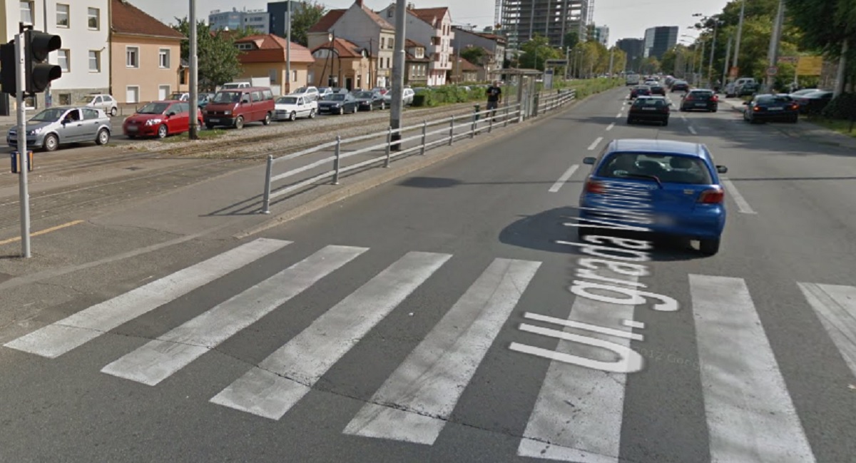 Autom se u Zagrebu zabio u ogradu na tramvajskoj stanici