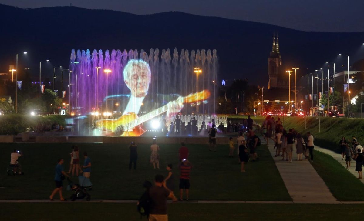 VIDEO Uz glazbu i njegov lik na fontanama Zagreb se oprostio od Olivera