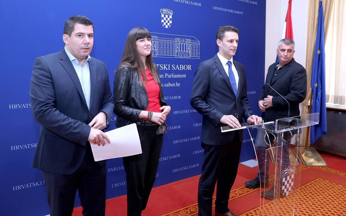 Most optužio vladu za izdaju hrvatskih nacionalnih interesa