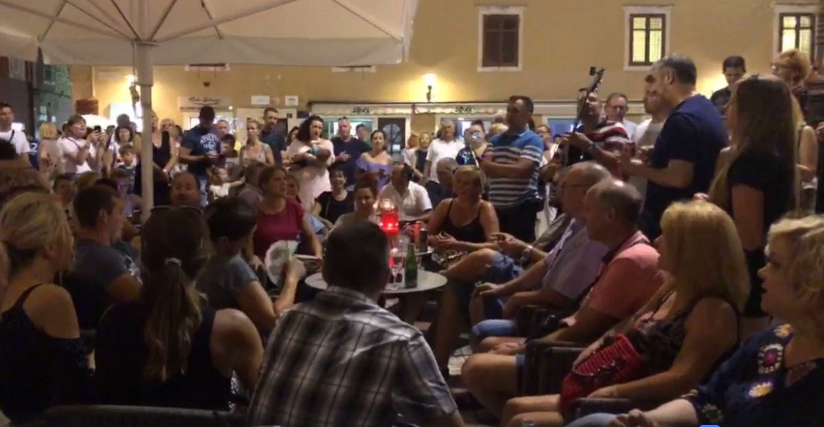Zadrani zapjevali i na poseban način oprostili se od Olivera