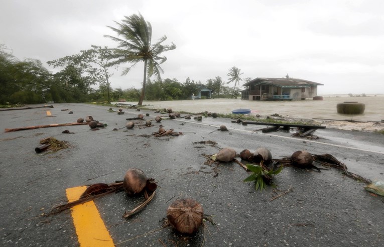 Tajland pogodila najjača oluja u zadnjih 30 godina