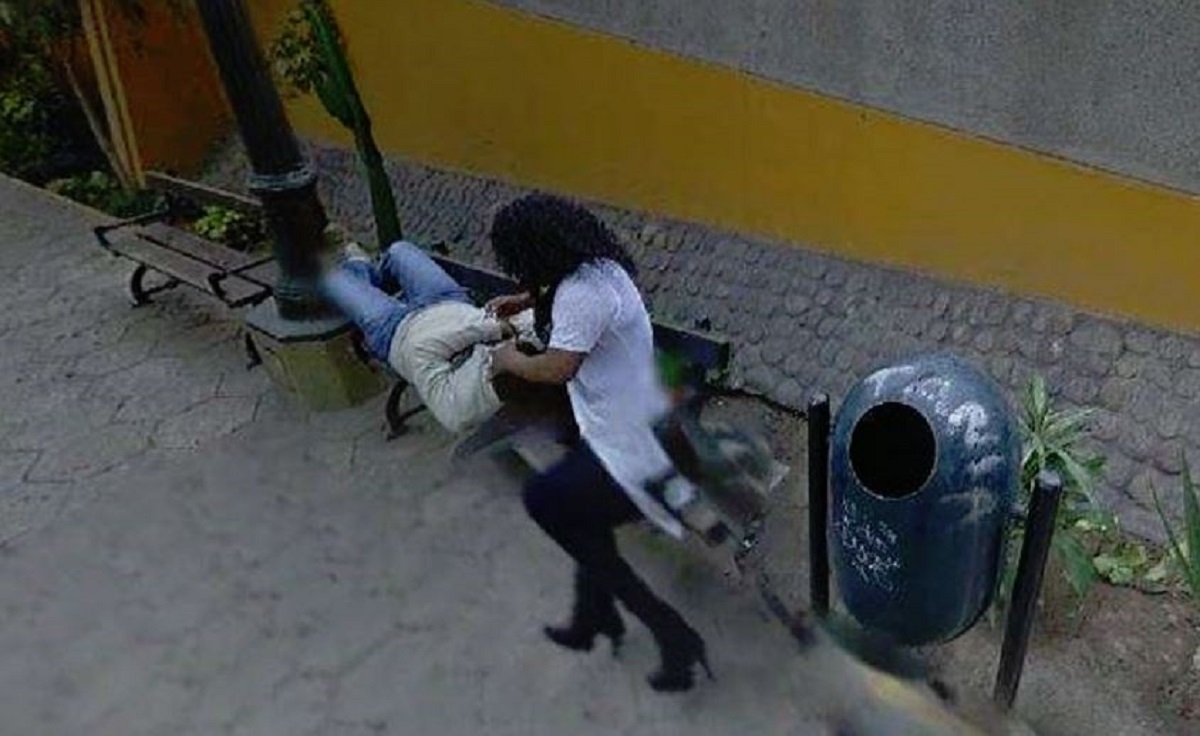 Pregledavao Google Street View i slučajno otkrio da mu je žena nevjerna