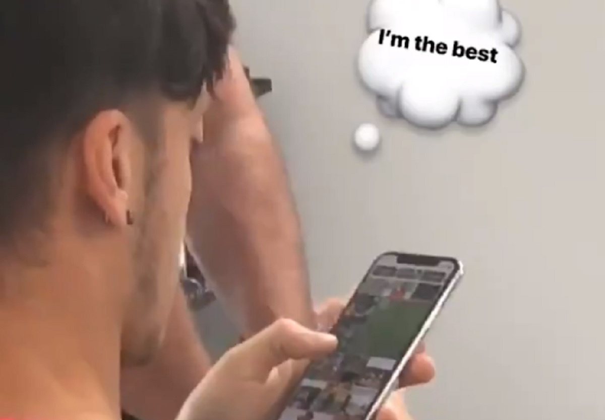 Snimka je pravi hit: Aubameyang snimio što Özil gleda na mobitelu pa objavio
