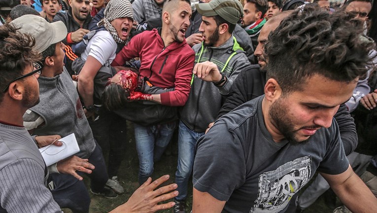 Masovni prosvjed na granici Izraela i Gaze, ubijena tri Palestinca