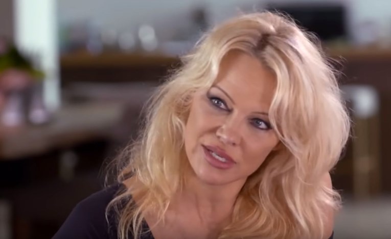 Pamela Anderson zbunila objavom: "U Hrvatskoj evakuirano milijun ljudi"