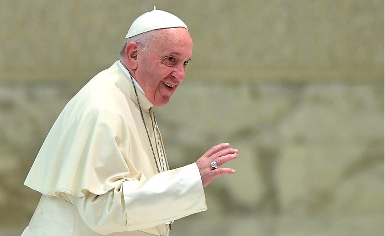 Papa ide u Ujedinjene Arapske Emirate