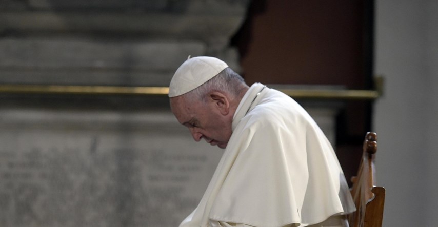 Žestok udar konzervativaca na papu Franju