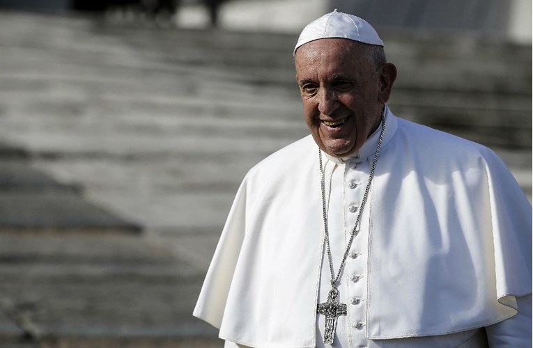 Papa Franjo: Razmislite o pravom smislu života, ne budite gramzivi i proždrljivi