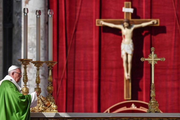Papa traži katolike da mole: "Vrag radi prekovremeno protiv Crkve"