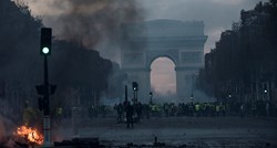 Macron uputio oštru poruku prosvjednicima koji su divljali po Parizu