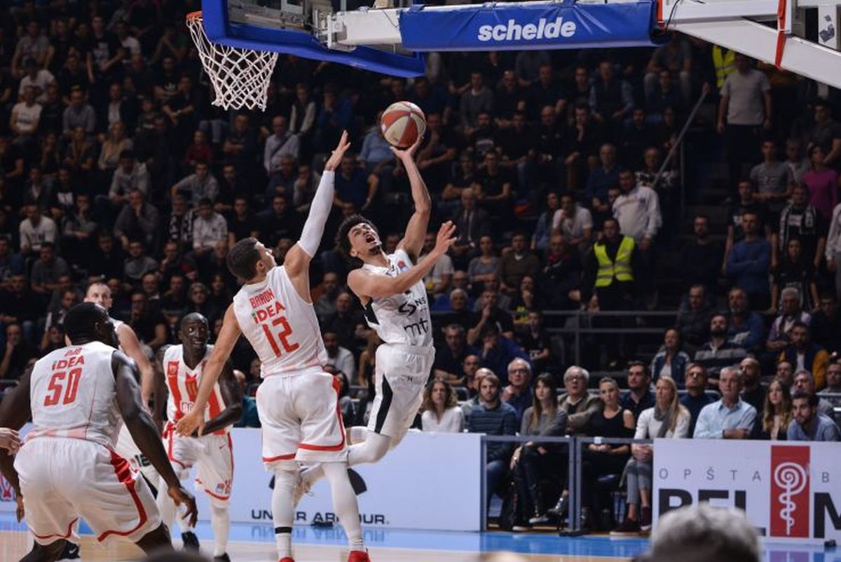 Neviđeno: Zvezda promijenila dresove i preokretom srušila Partizan