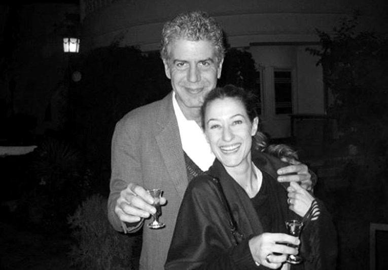 Bourdainova bivša o razlogu njegovog samoubojstva: "To je podmukla mala kuja"