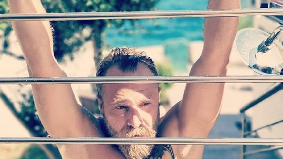 Pažanin oduševio obožavateljice golišavom fotkom: Pokazao poveću tetovažu