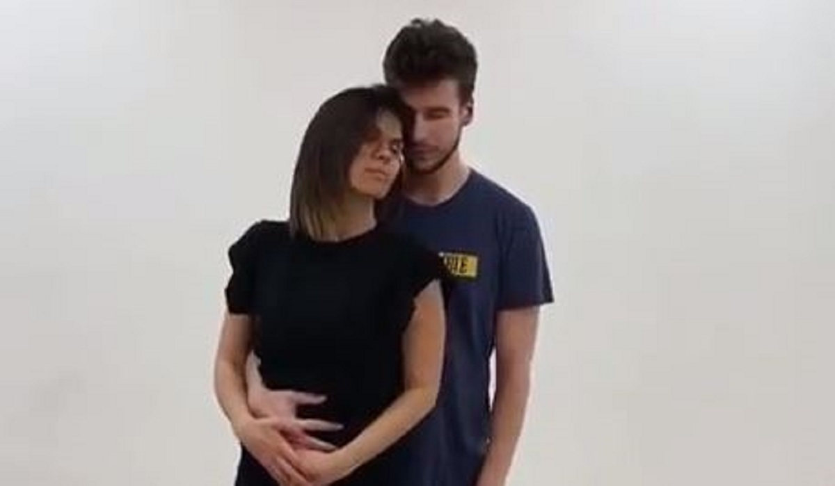 Reakcija Dina Rađe na senzualan ples Viktorije i plesnog partnera postala hit