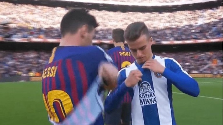 Vrijeđaju ga jer je razmijenio dres s Messijem