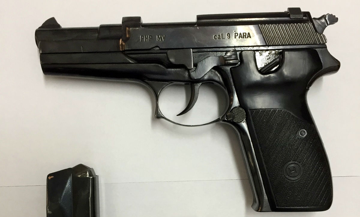 Zadarska policija ulovila tinejdžera koji je okolo krao, kod njega našli pištolj