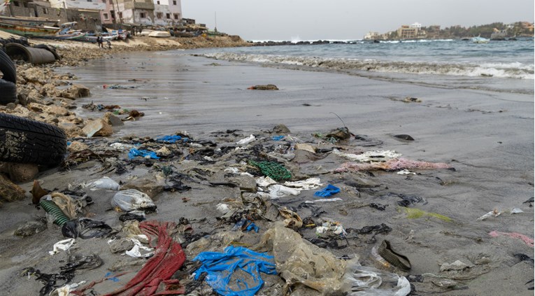 UN postigao sporazum o smanjenju plastičnog otpada u oceanima