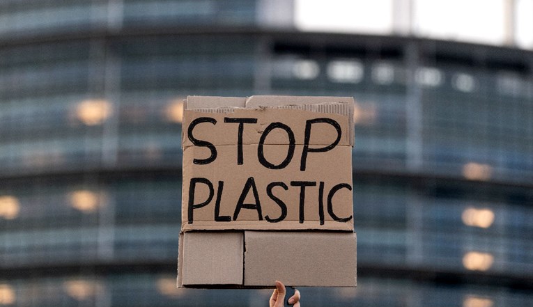 Zašto recikliranje plastike zapravo ne pomaže