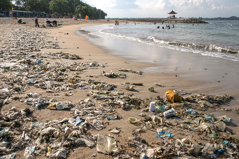 Plastični otpad osim zagađenja uzrokuje i globalno zagrijavanje