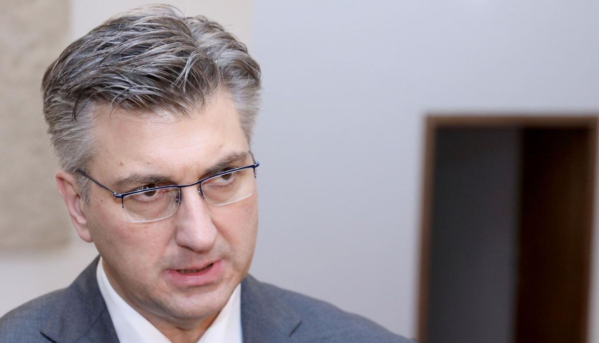 Plenković se kasno navečer obratio javnosti. Pričao o kreditnom rejtingu