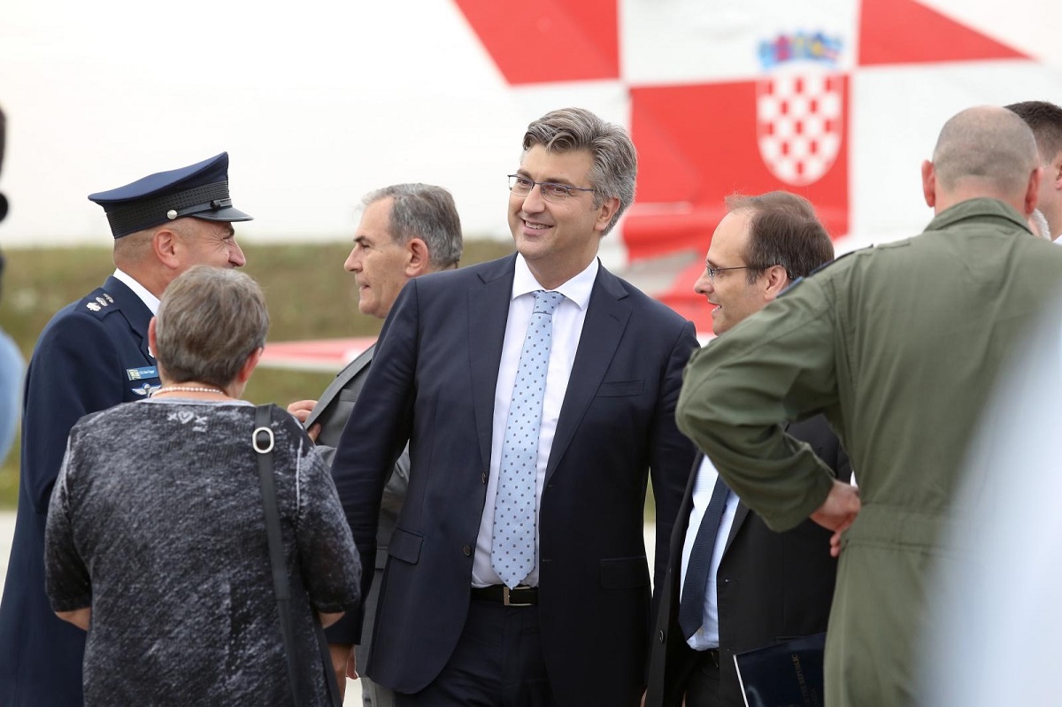 Plenković u Kninu: Srbiji šaljemo poruke istine, suradnje i mira